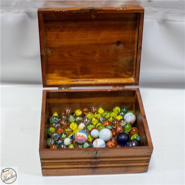 VTG. WOODEN CEDAR BOX W/VTG. MARBLES