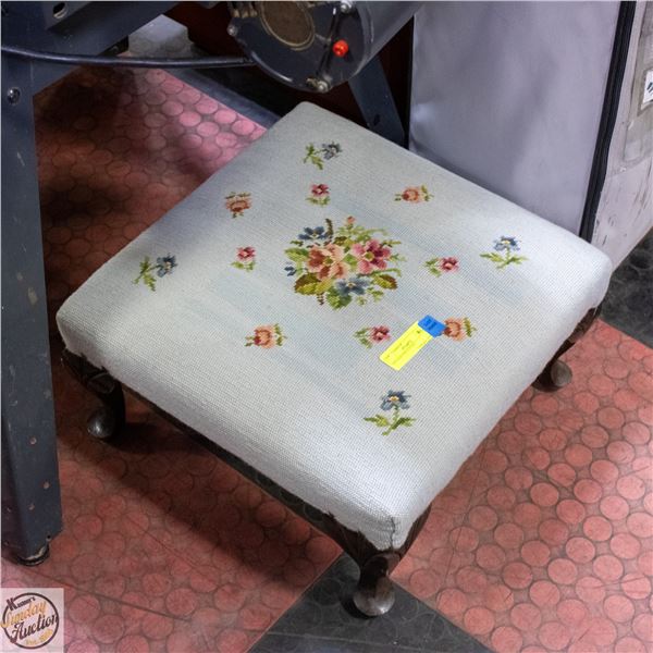 VINTAGE FOOT STOOL