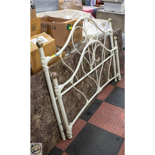 WHITE METAL QUEEN SIZE HEAD BOARD AND FOOD BOARD
