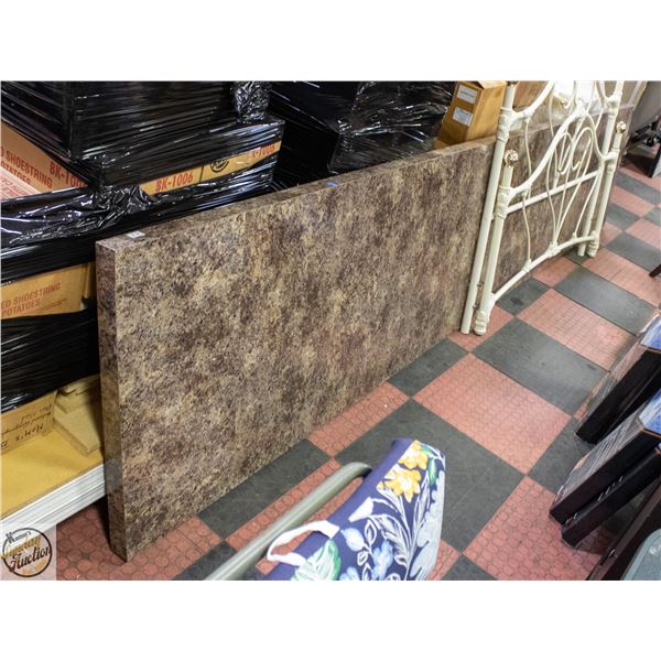 LARGE COUNTERTOP 2.5" X 32" X 157.25"