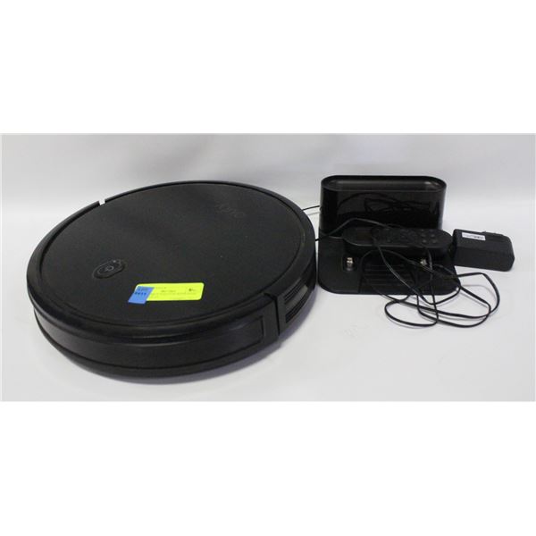 EUFY ROBOT VACCUM WITH BASE AND REMOTE