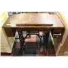Image 1 : SINGER SEWING MACHINE