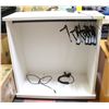 Image 1 : BAILIFF SEIZED: CLOTHING RACK 24" X 48" X 48"
