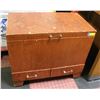 Image 1 : VINTAGE TRUNK/STORAGE CHEST WITH 2 BOTTOM