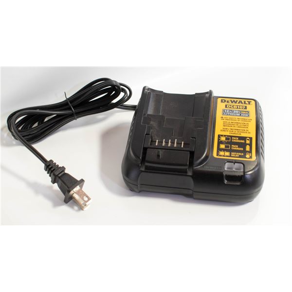DEWALT DCB107 CHARGER (TESTED)