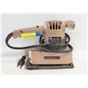 Image 1 : VINTAGE BLACK AND DECK FINISHING SANDER MODEL