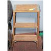 Image 1 : WERNER 2 FOOT/3 STEP WOOD STEP LADDER