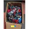 Image 1 : WINE BOX FULL OF SCISSORS