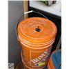 Image 1 : FULL BUCKET OF SPIN DOCTOR TILE LEVELING