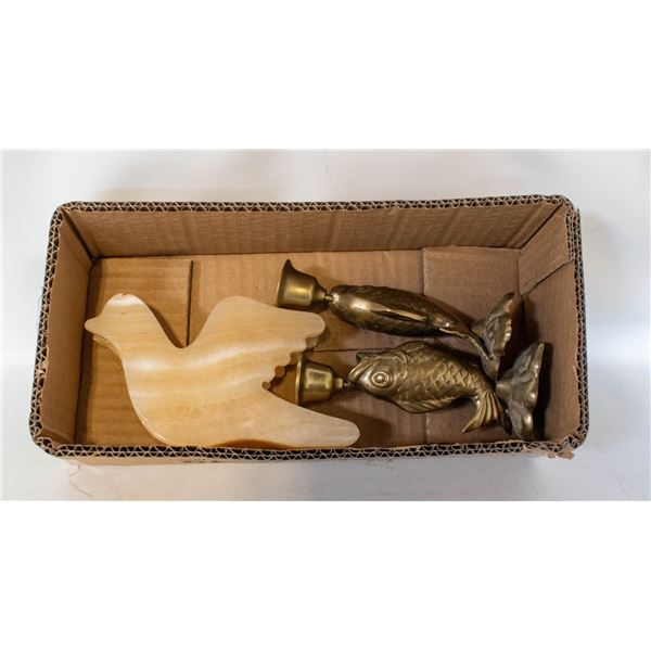 CARVED STONE DOVE NAPKIN HOLD. BRASS