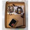 Image 1 : 2 KITTY SUNCATCHERS, PRESS FLORAL