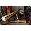 Image 1 : PALLET OF DOOR HINGES & WOOD ROSETTES