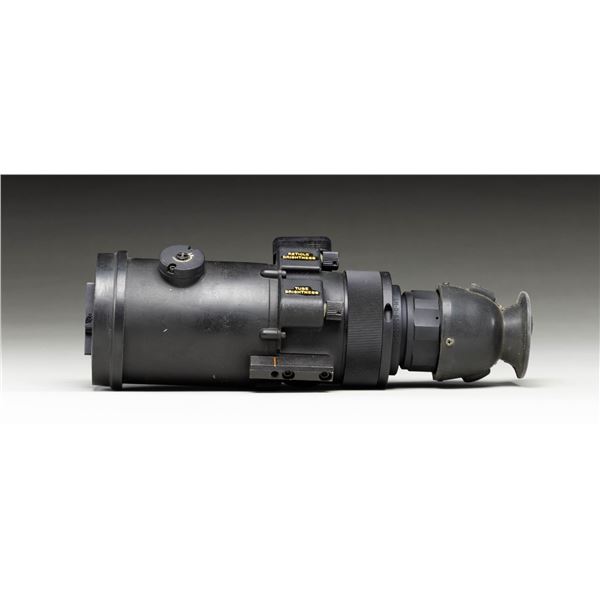 AN/PVS4 NIGHT VISION SCOPE.