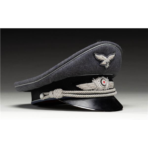 WWII GERMAN LUFTWAFFE OFFICER'S VISOR CAP.