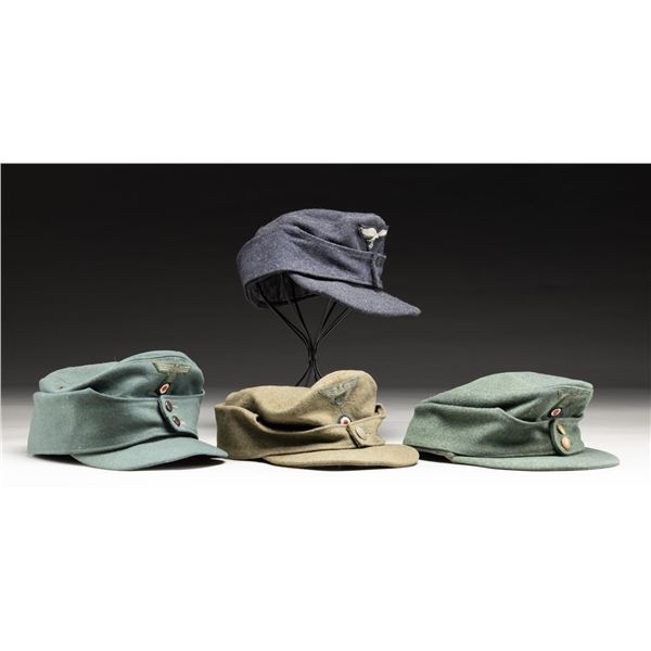 FOUR WWII GERMAN M43 STYLE CAPS.