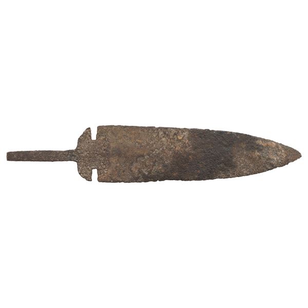 LARGE EXCAVATED NATIVE AMERICAN DAG KNIFE.