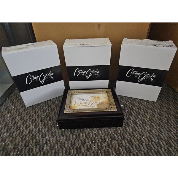 Cottage Garden Wings of Gold Music Box Set