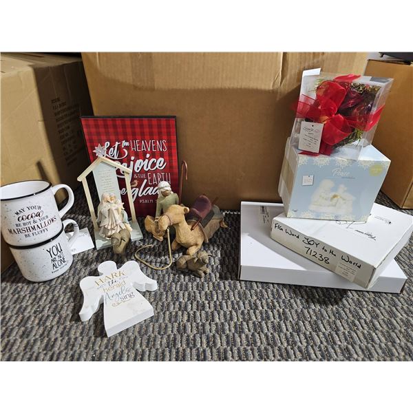 Christmas Decor and Gifts Lot