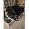 Image 2 : Retail Metal 9-Foot Fixtures