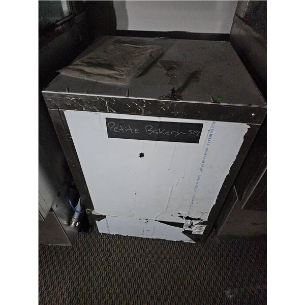 Bakery Equipment, 22 x 23 x 32 Inches