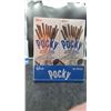 Image 2 : Glico Pocky Cookies & Cream 10 Pack