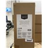 Image 2 : Amazon Basics 3-Hook Wall Mounted Rack