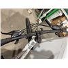 Image 3 : Northrock XCW Mountain Crossover Bike, White