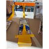 Image 3 : Simms Tray Arm Paint Tray Lifting Tool