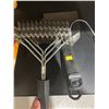 Image 3 : Laflamme & Co. Grill Cleaning Tools Set