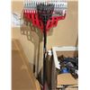 Image 2 : Garant Leaf and Shrub Rakes Combo
