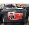 Image 3 : Rubbermaid Roughneck 32 Gallon Trash Can