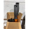 Image 4 : Lot of 8 - Ettore Pro Series Utility Handles, 4 ft
