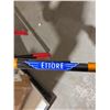 Image 6 : Lot of 8 - Ettore Pro Series Utility Handles, 4 ft