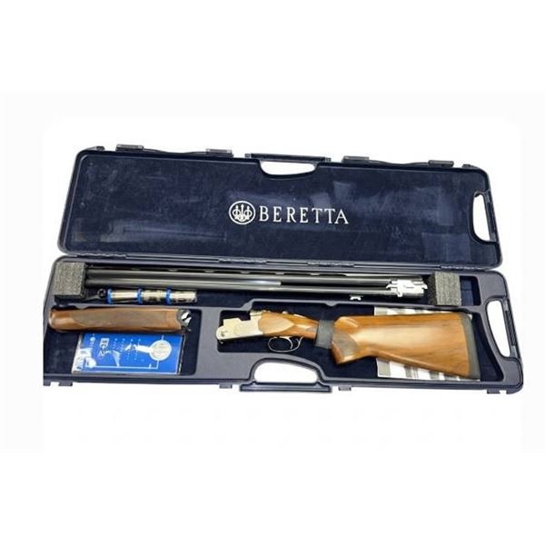 Beretta 686 E Over/Under 12 Gauge Shotgun with 3 choke and manuals like new