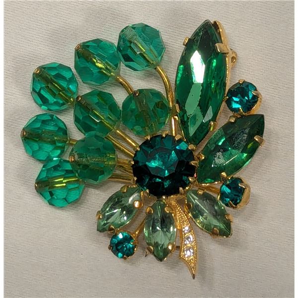 Vintage Immitation Emerald Broach