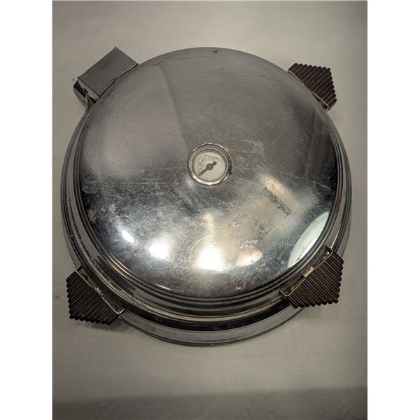Fostoria Waffle Maker