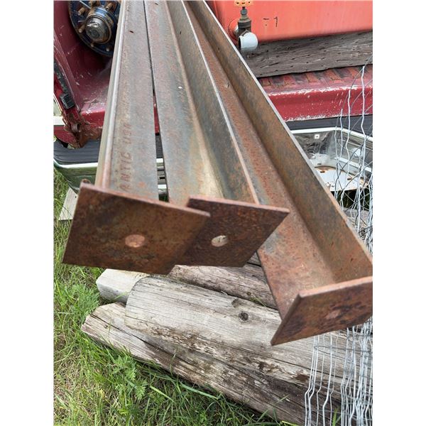 Steel Angle Irons with Base Plates