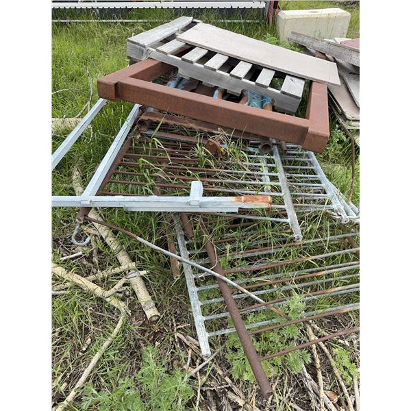 Steel Gates and Metal Panels