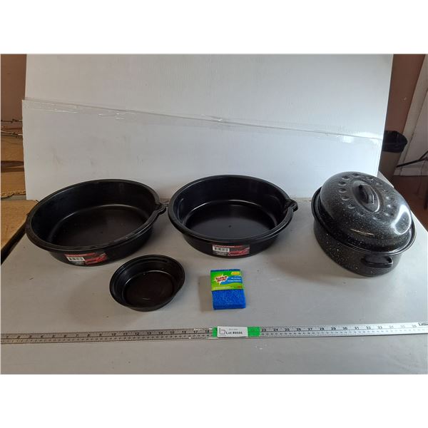 7 Qt. Drain Pans, Scotch Brite Pad & Roaster