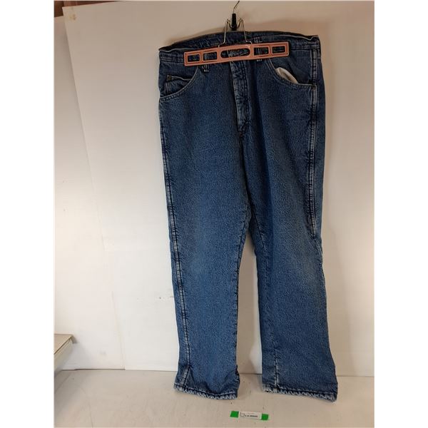 Men's Insulated Wrangler Jeans 36 x 32