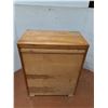 Image 10 : *4-Drawer Dresser No Shipping