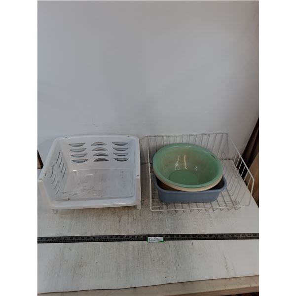 Assorted Tubs & Bins