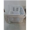 Image 2 : Assorted Tubs & Bins