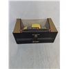 Image 2 : NIB Burago 1:18 "Gold Collection" 1998 Volkswagen New Beetle
