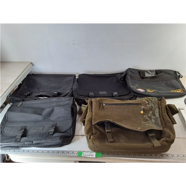 (5) Laptop/Messenger Bags