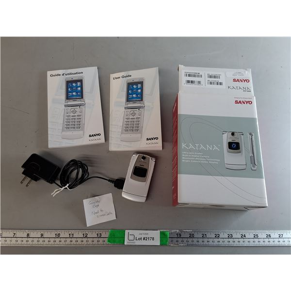 Sanyo Katana Flip Phone & Charger- Powers On