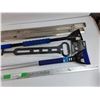Image 3 : Snow Brushes, Handy Handle, Metal Pieces, Cannot Ship
