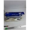 Image 5 : Professional Lever Action Grease Gun, Westward Suction Gun - New