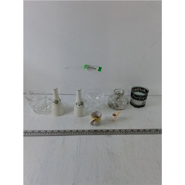 Salt and Pepper Shaker, Coca Cola Glaas, Candy Cup, Small Rabbit Porcelain