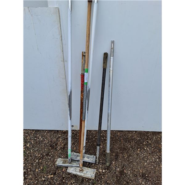 **(4) Sanding Poles, Cannot Ship